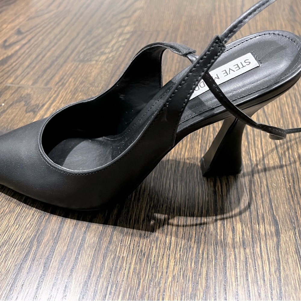 Steve Madden Volley Pump, 7M
